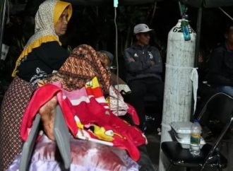 इंडोनेशिया में भूकंप से सैकड़ो लोगों की मौत, हजारों घायल